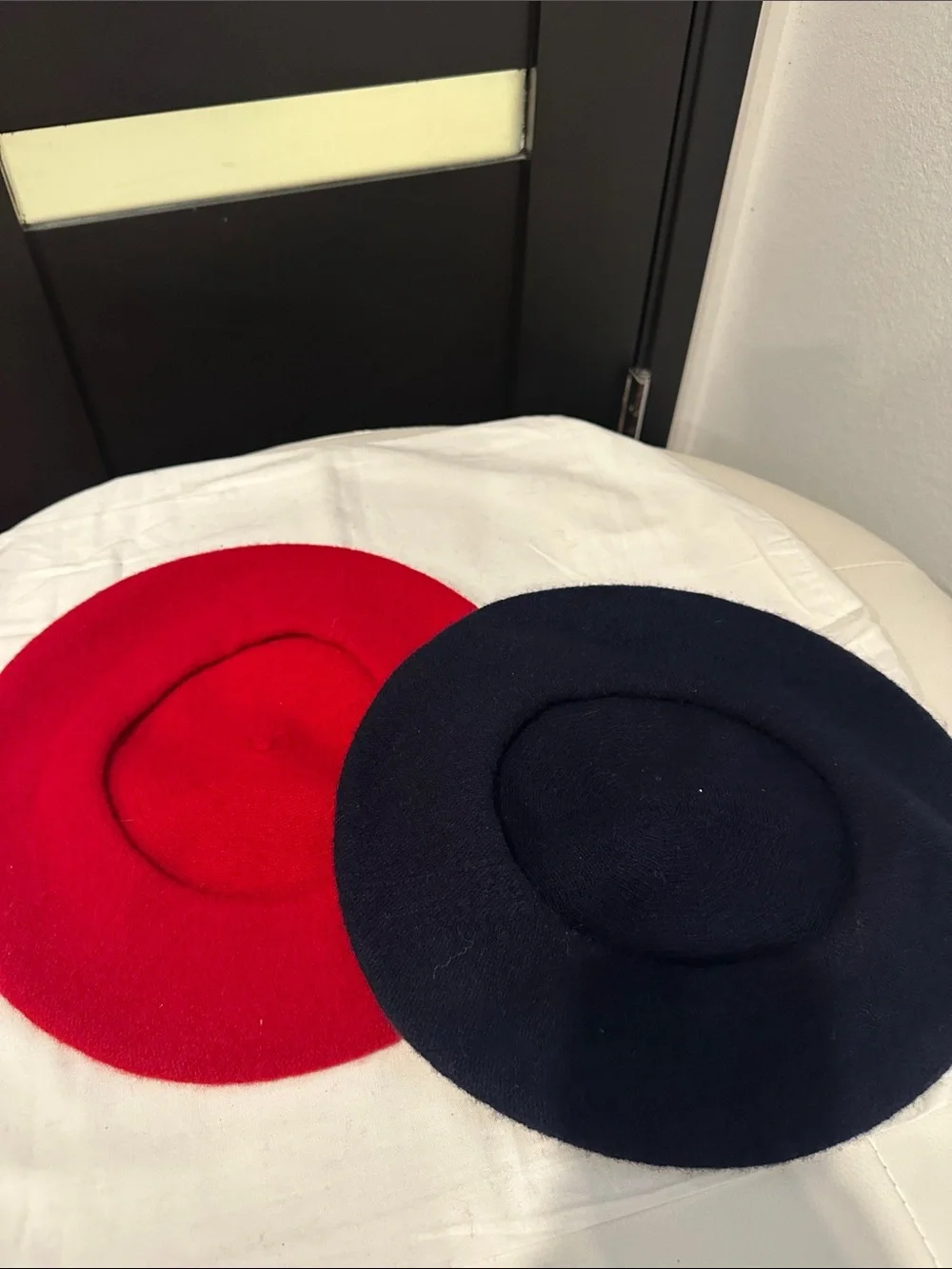 Classic Wool Beret Pack in Navy and Red - Unbranded